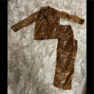 Leopard print pajamas set